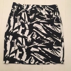 Black and white print skirt
